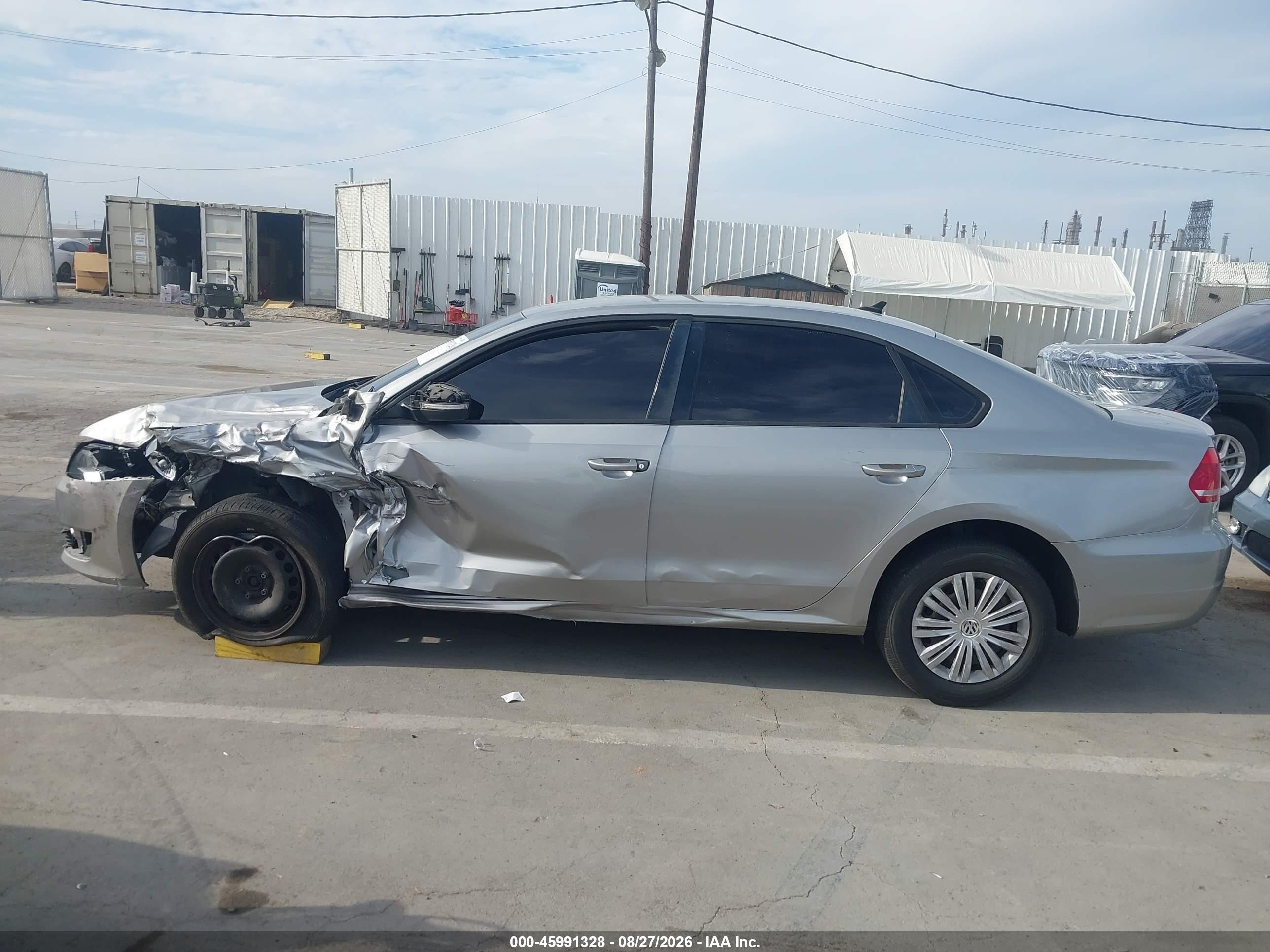 2014 Volkswagen Passat 2.5l S Silver vin: 1VWAP7A3XEC025038