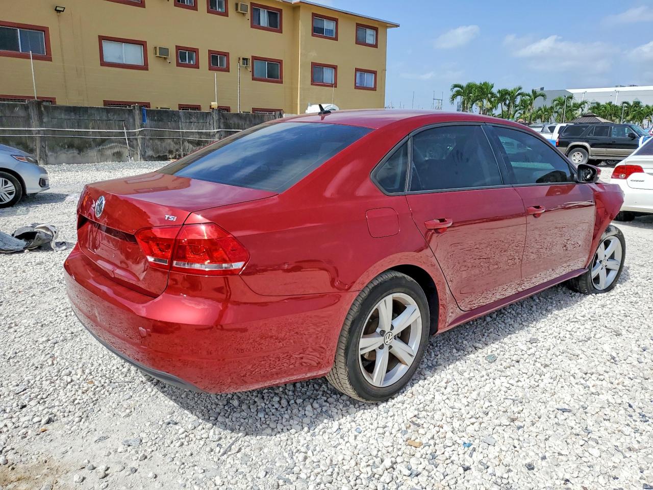 2015 Volkswagen Passat S Red vin: 1VWAS7A30FC016459