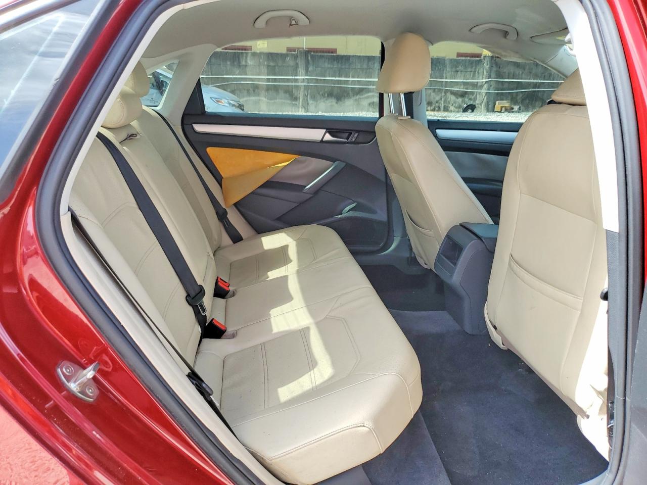 2015 Volkswagen Passat S Red vin: 1VWAS7A30FC016459