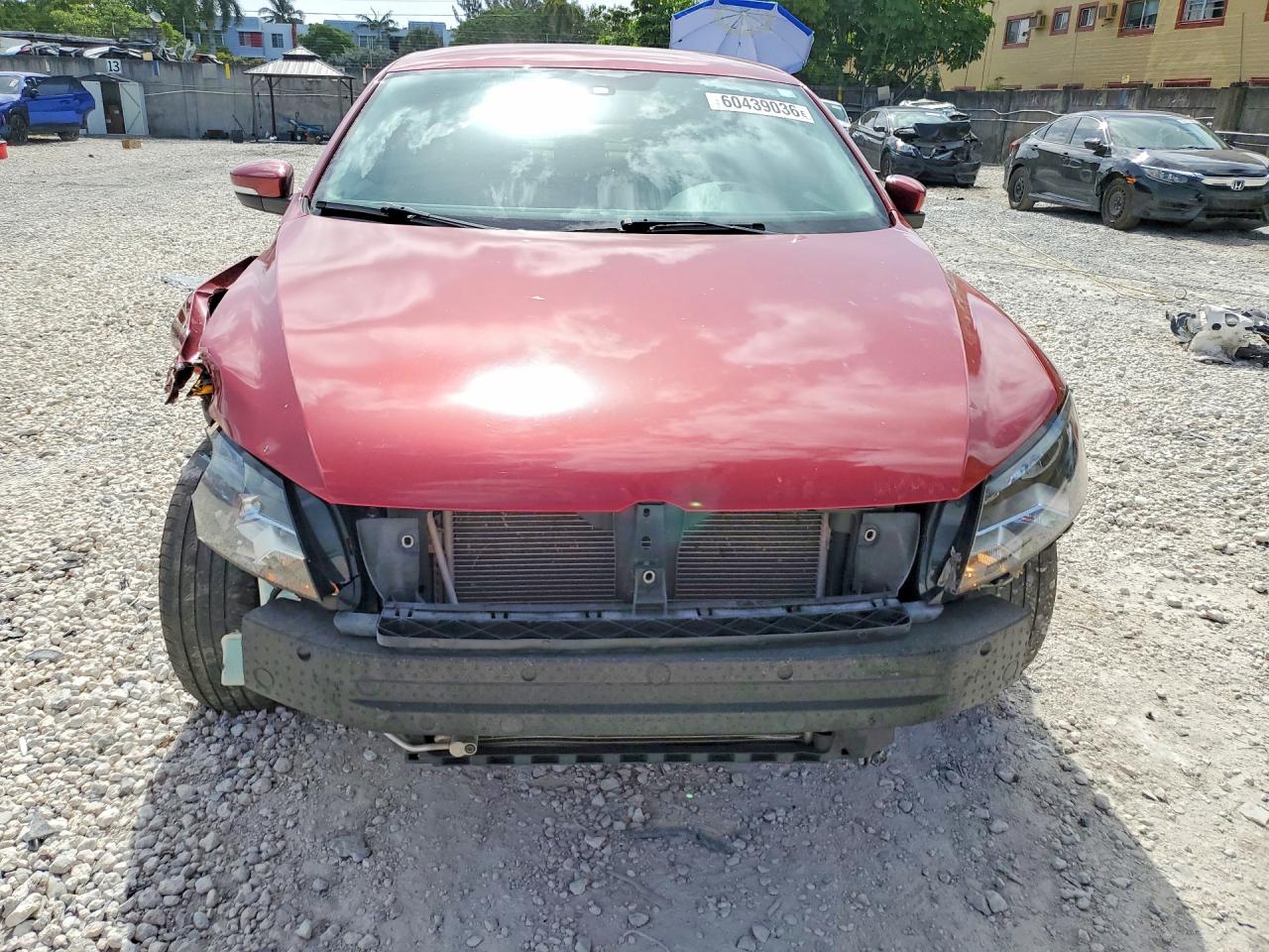 2015 Volkswagen Passat S Red vin: 1VWAS7A30FC016459