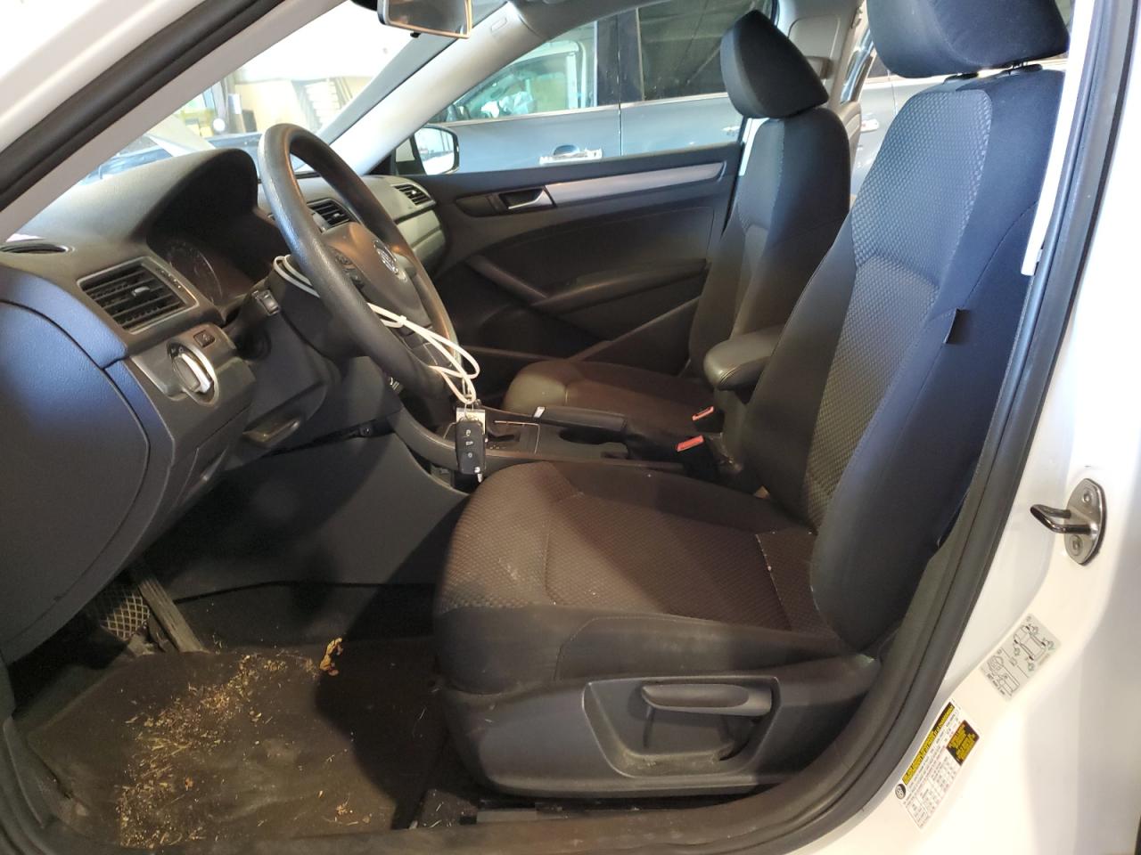 2014 Volkswagen Passat S White vin: 1VWAS7A31EC033513