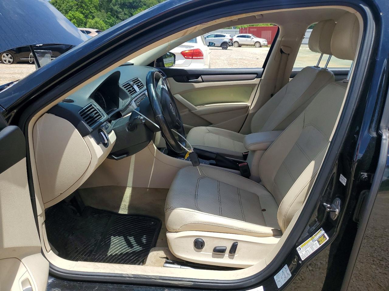 2014 Volkswagen Passat S Black vin: 1VWAS7A31EC106718