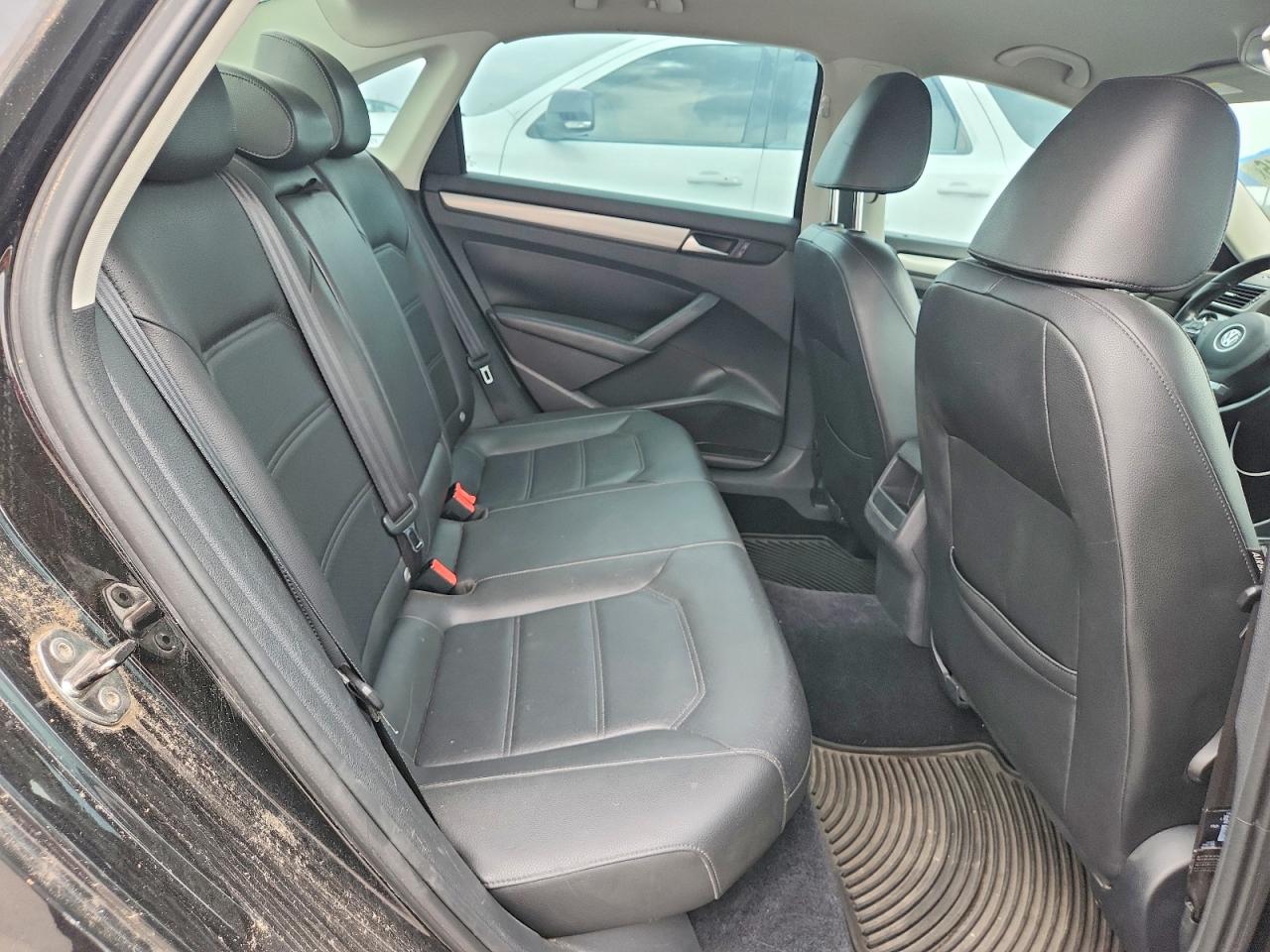 2014 Volkswagen Passat S Black vin: 1VWAS7A31EC120795