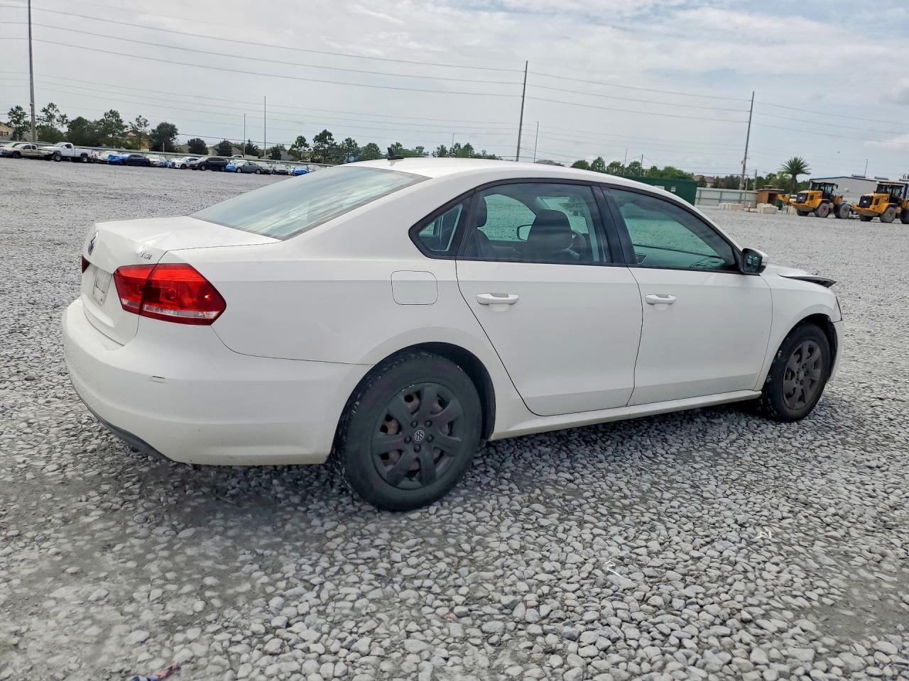 2015 Volkswagen Passat S White vin: 1VWAS7A31FC030628