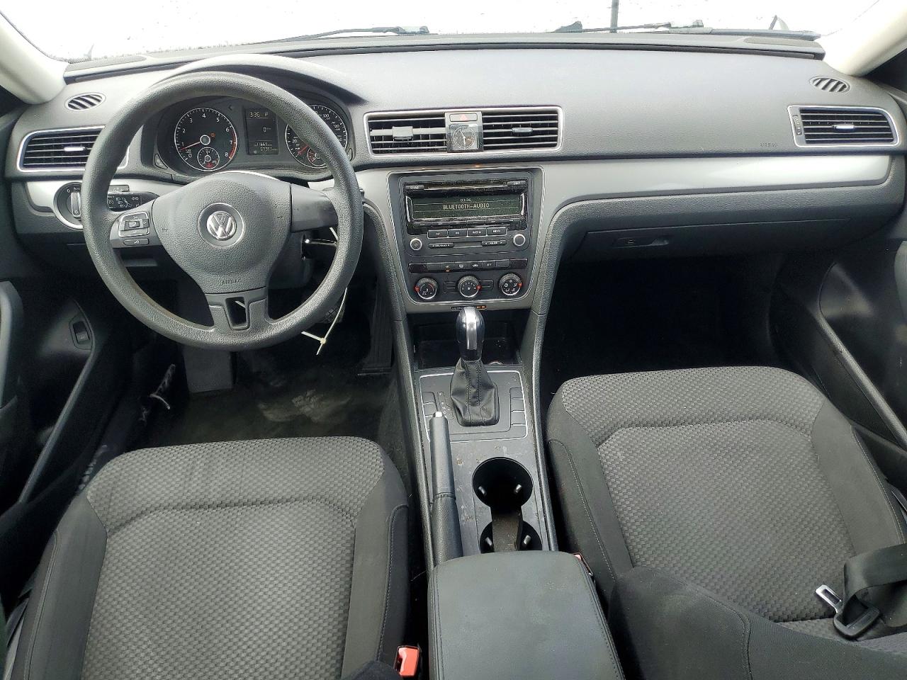 2015 Volkswagen Passat S White vin: 1VWAS7A31FC030628