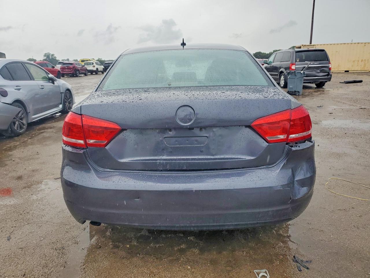 2015 Volkswagen Passat S Gray vin: 1VWAS7A31FC070742