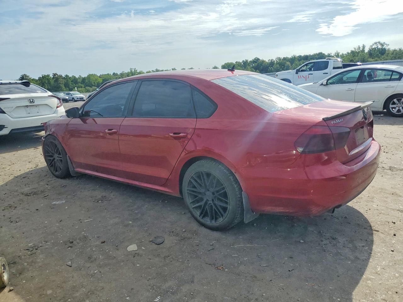 2015 Volkswagen Passat S Red vin: 1VWAS7A31FC082647