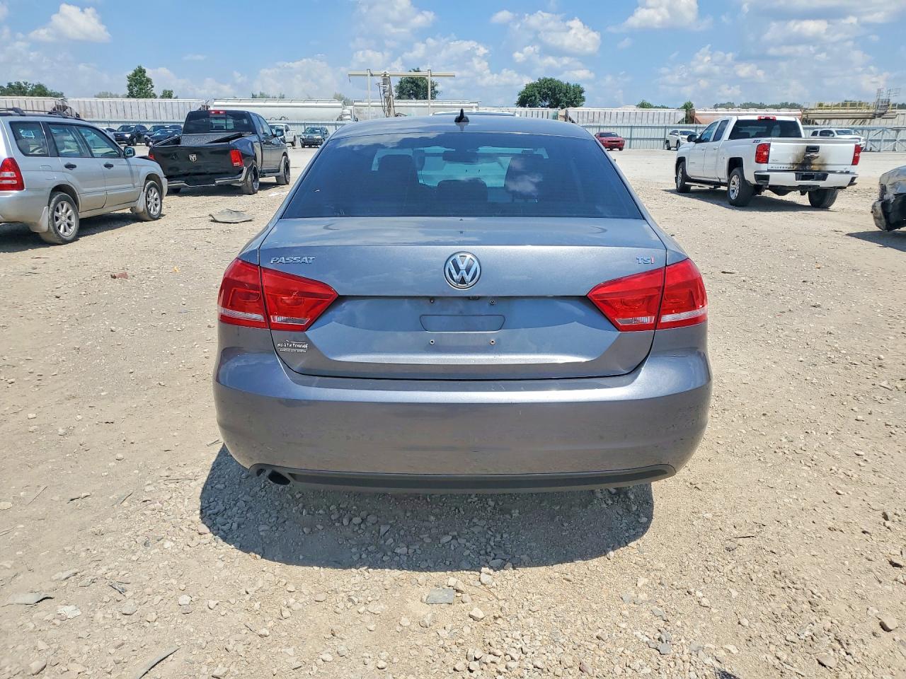 2015 Volkswagen Passat S Gray vin: 1VWAS7A31FC101696
