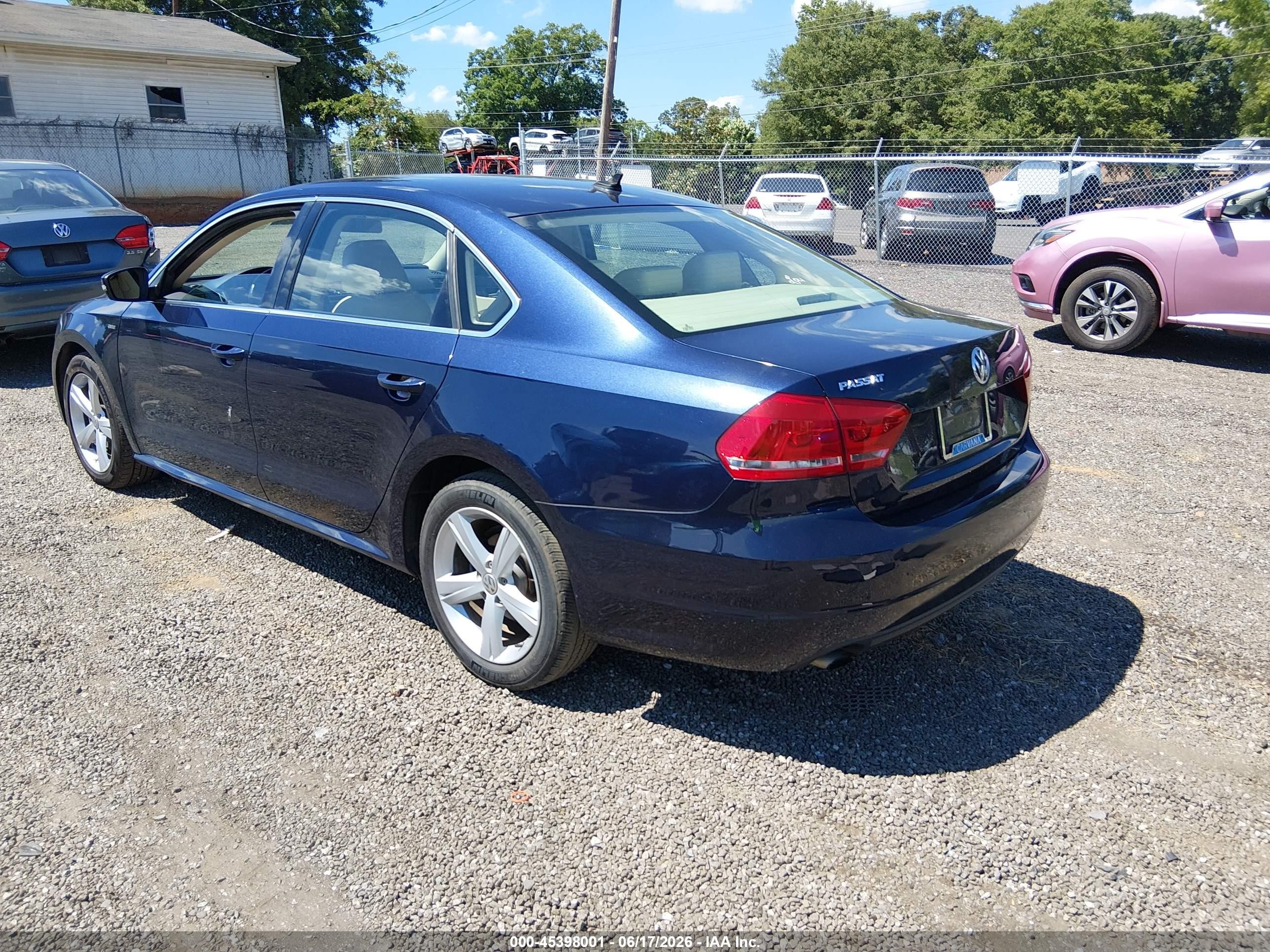 2015 Volkswagen Passat 1.8t Limited Edition Blue vin: 1VWAS7A31FC117378