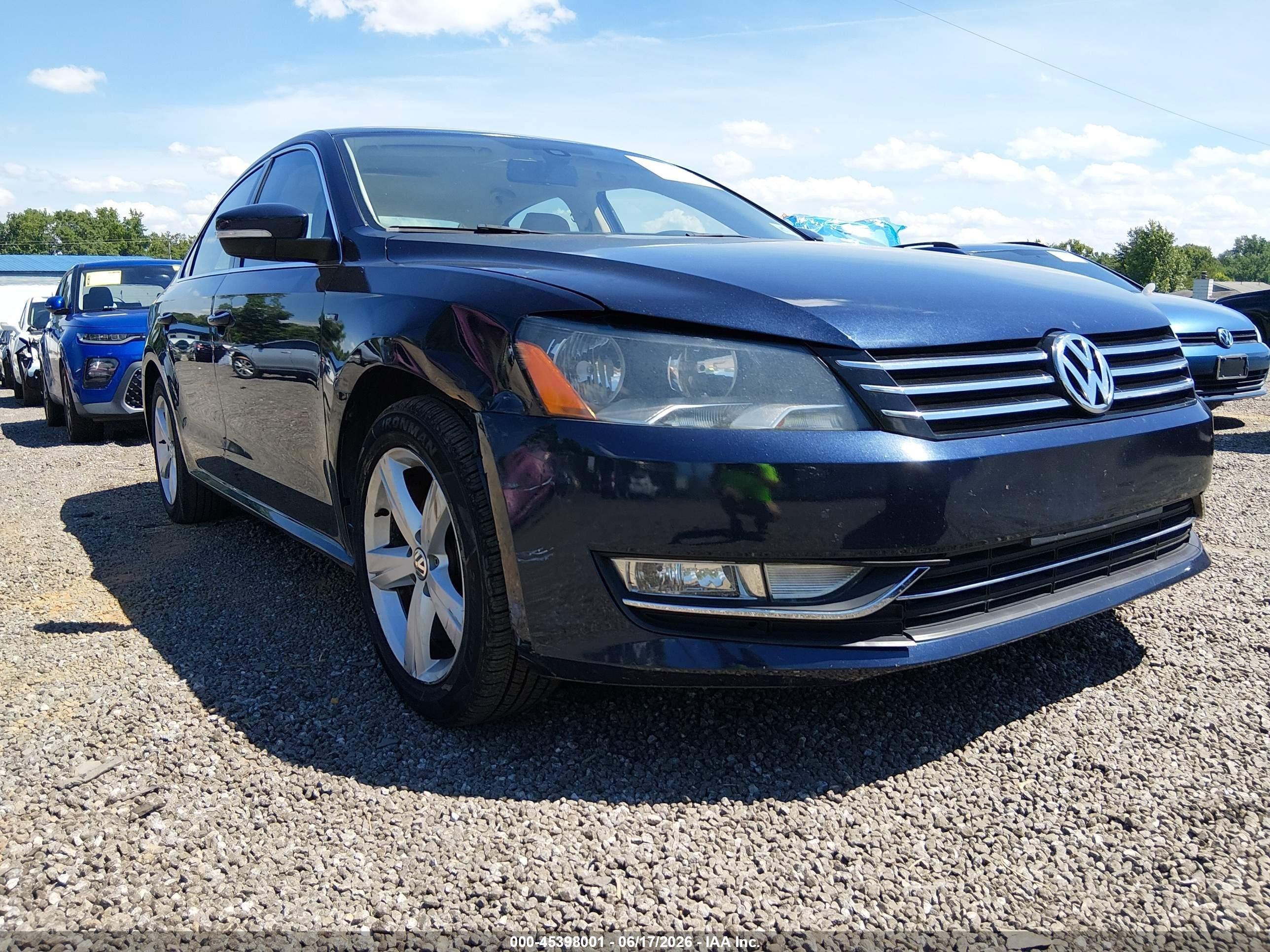 2015 Volkswagen Passat 1.8t Limited Edition Blue vin: 1VWAS7A31FC117378