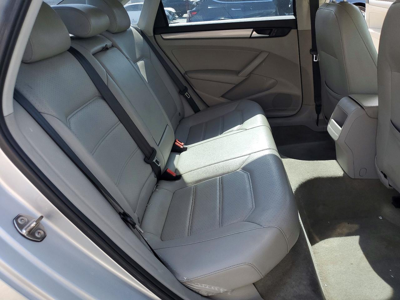 2015 Volkswagen Passat S Silver vin: 1VWAS7A31FC120698