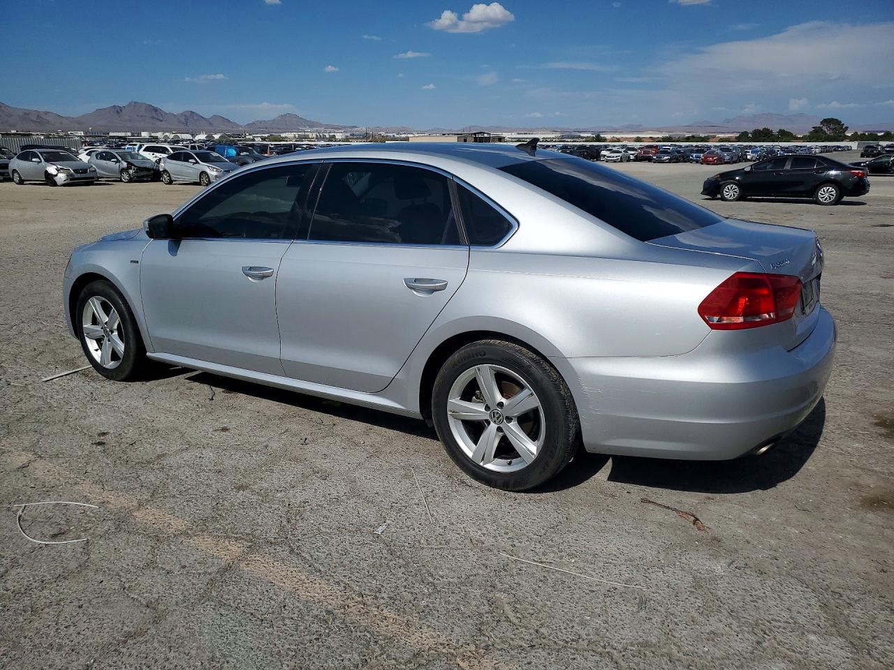 2015 Volkswagen Passat S Silver vin: 1VWAS7A31FC120698