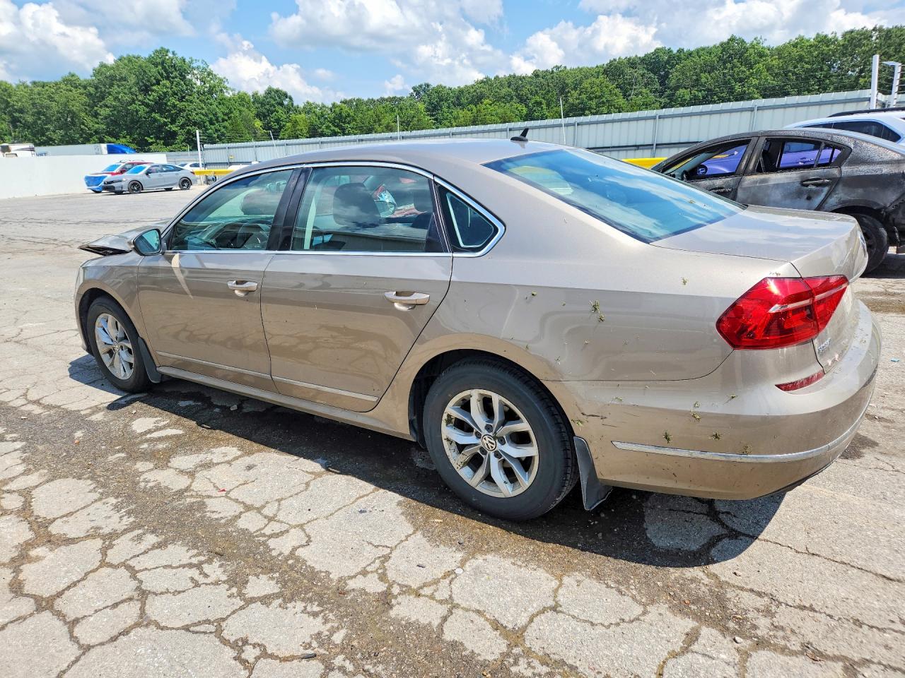 2016 Volkswagen Passat S Gold vin: 1VWAS7A31GC023244