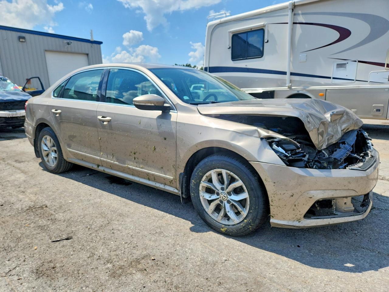 2016 Volkswagen Passat S Gold vin: 1VWAS7A31GC023244