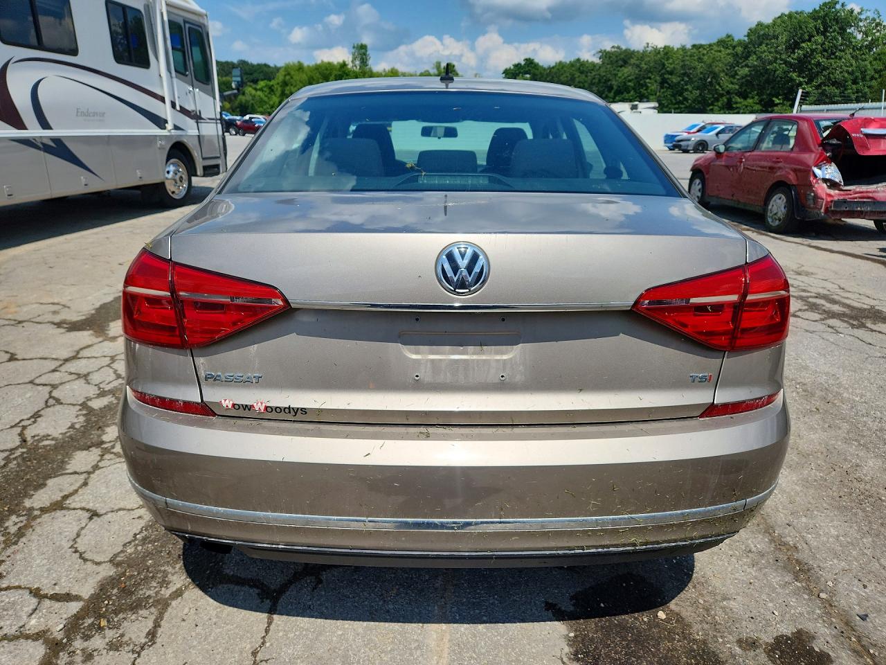 2016 Volkswagen Passat S Gold vin: 1VWAS7A31GC023244
