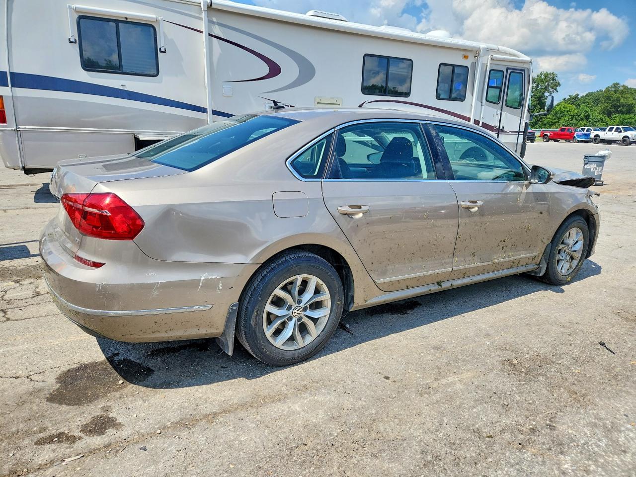 2016 Volkswagen Passat S Gold vin: 1VWAS7A31GC023244