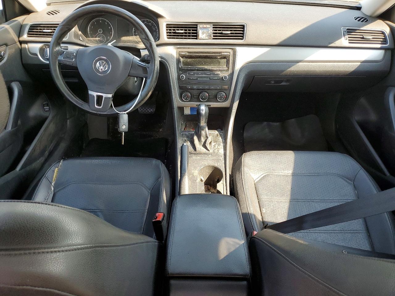 2014 Volkswagen Passat S Серый vin: 1VWAS7A32EC041779