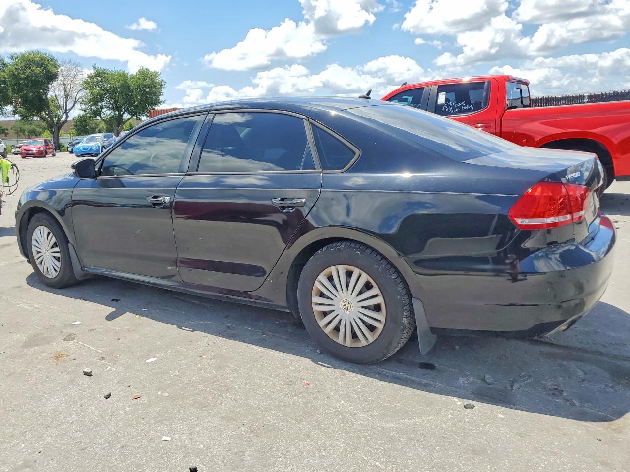 2014 Volkswagen Passat S Черный vin: 1VWAS7A32EC100331