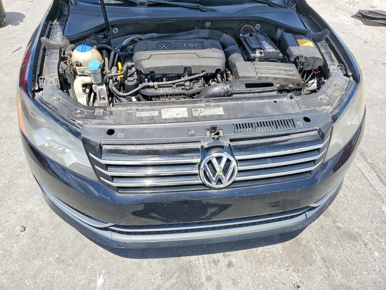 2014 Volkswagen Passat S Черный vin: 1VWAS7A32EC100331