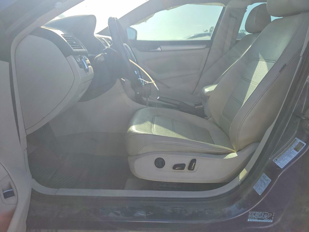 2014 Volkswagen Passat Синий vin: 1VWAS7A32EC119137