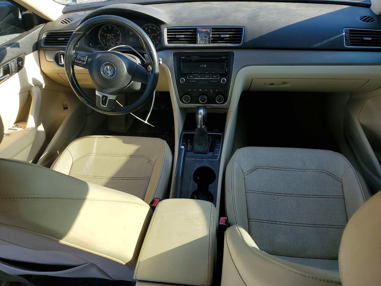 2014 Volkswagen Passat Синий vin: 1VWAS7A32EC119137
