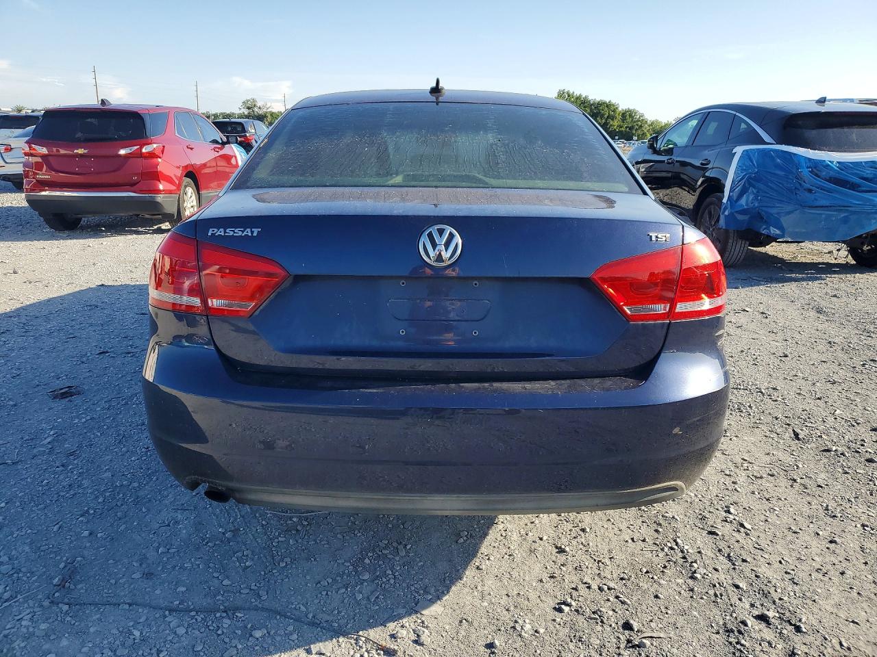 2014 Volkswagen Passat Синий vin: 1VWAS7A32EC119137
