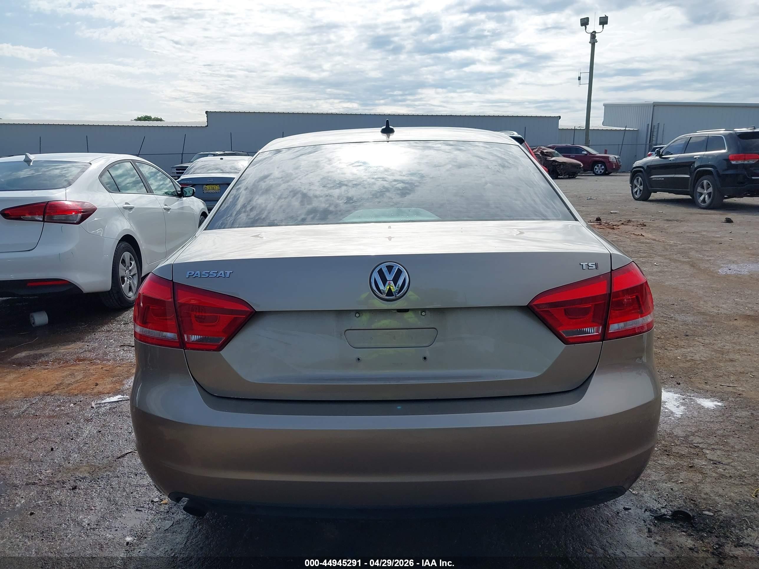 2015 Volkswagen Passat 1.8t Limited Edition Tan vin: 1VWAS7A32FC083094