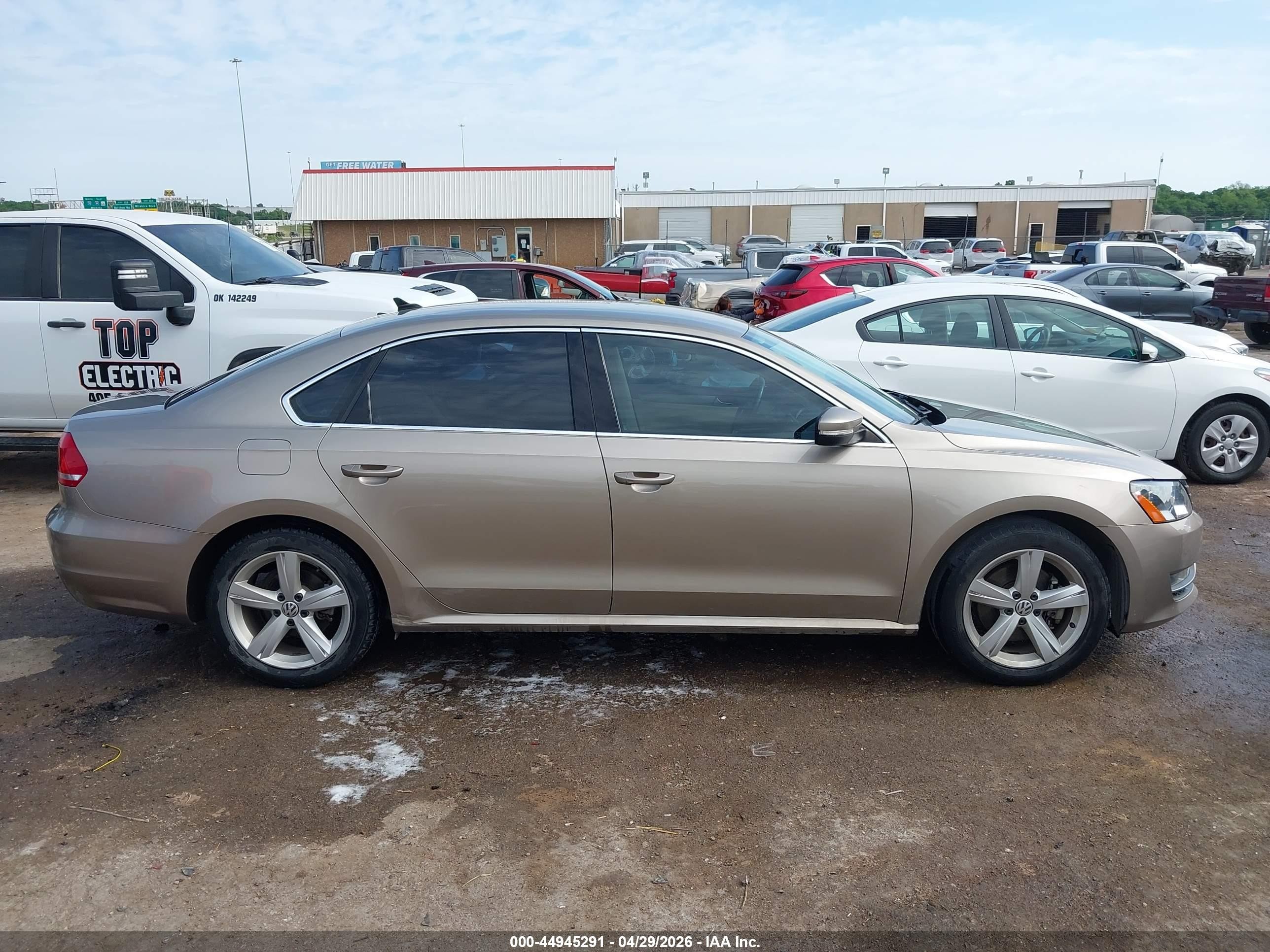 2015 Volkswagen Passat 1.8t Limited Edition Tan vin: 1VWAS7A32FC083094