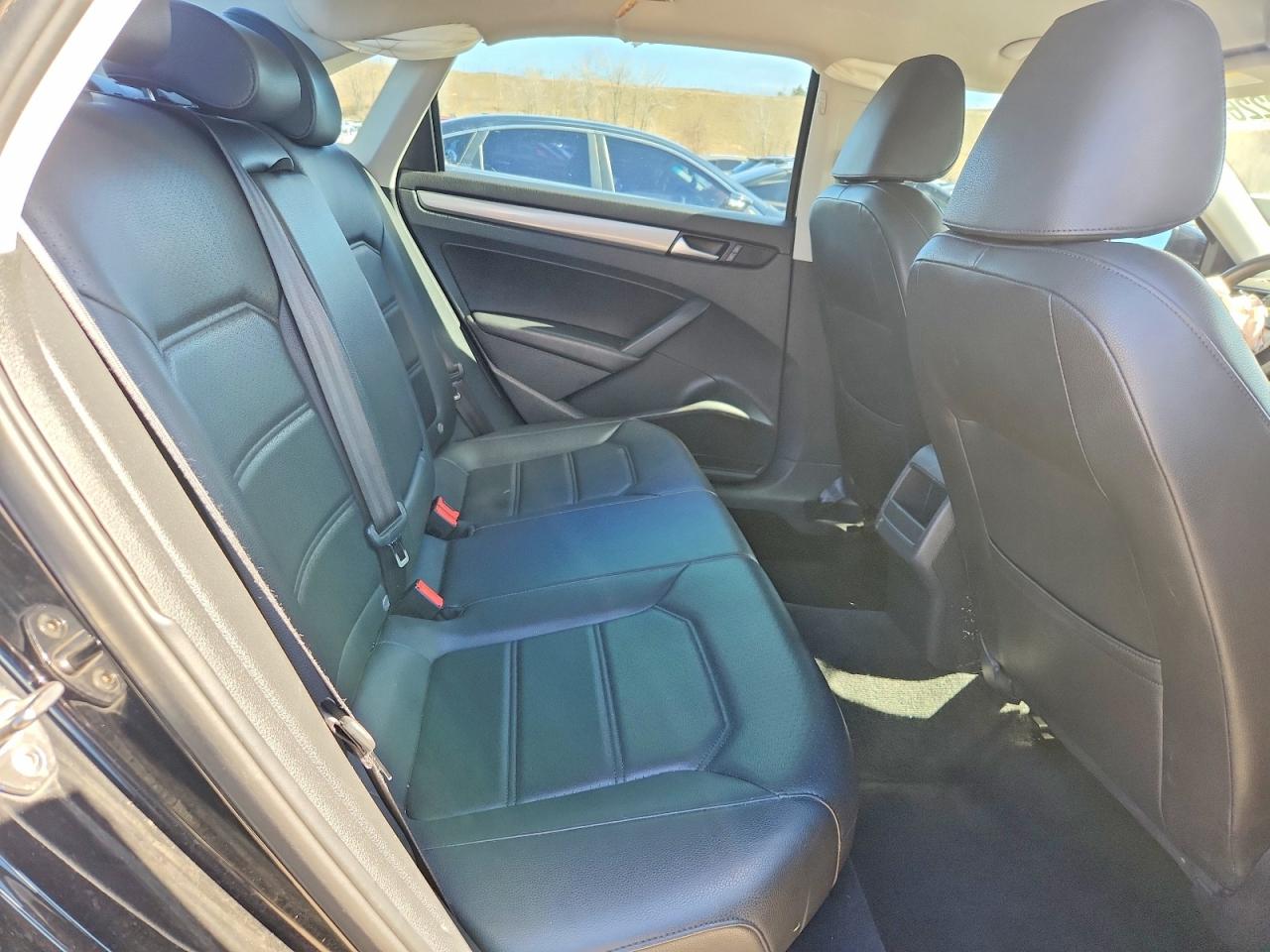 2015 Volkswagen Passat S Black vin: 1VWAS7A32FC097447