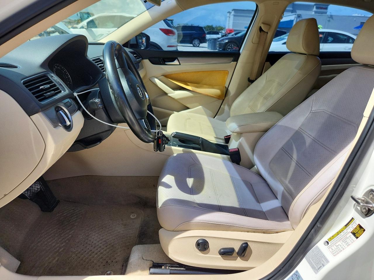 2015 Volkswagen Passat S White vin: 1VWAS7A32FC111430