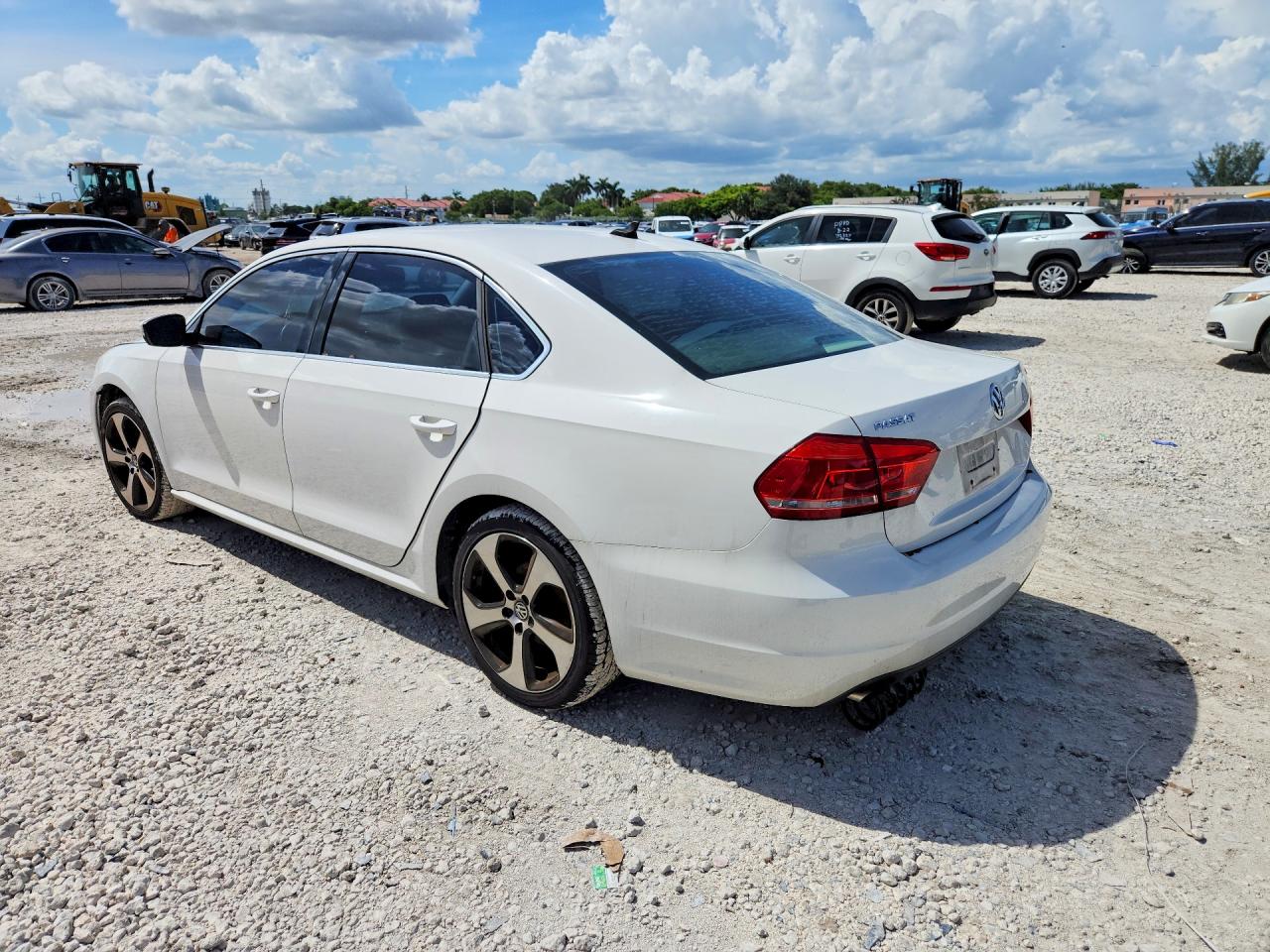 2015 Volkswagen Passat S White vin: 1VWAS7A32FC111430