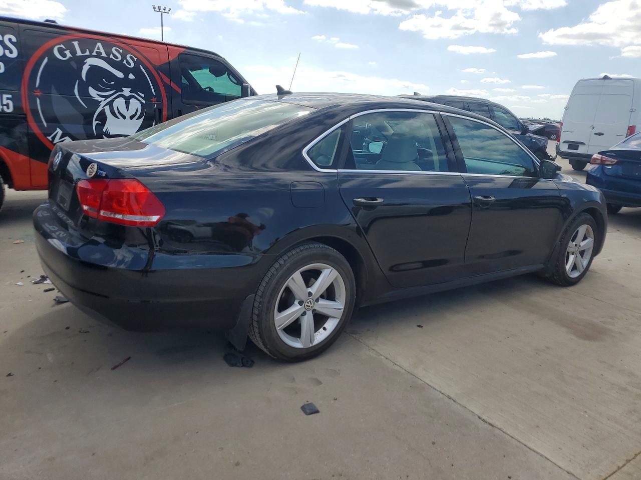 2015 Volkswagen Passat S Black vin: 1VWAS7A32FC112321