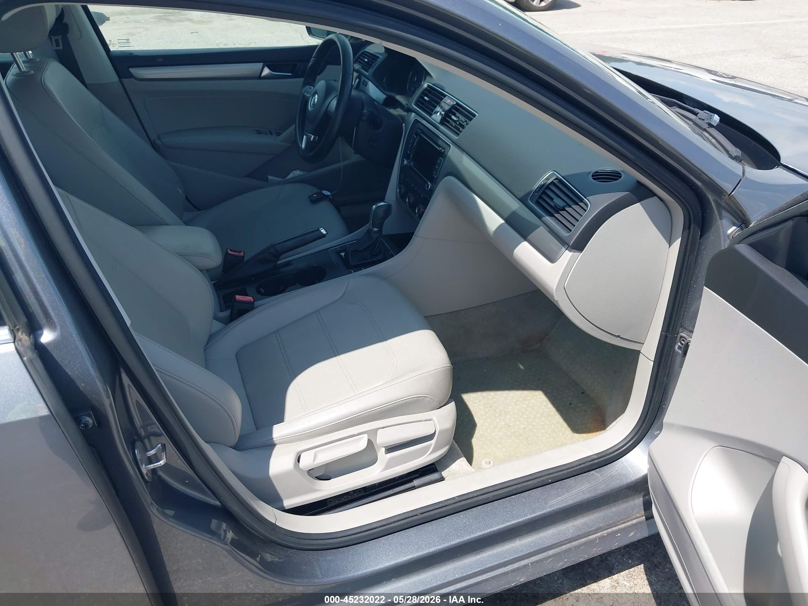 2015 Volkswagen Passat 1.8t Limited Edition Gray vin: 1VWAS7A32FC113145