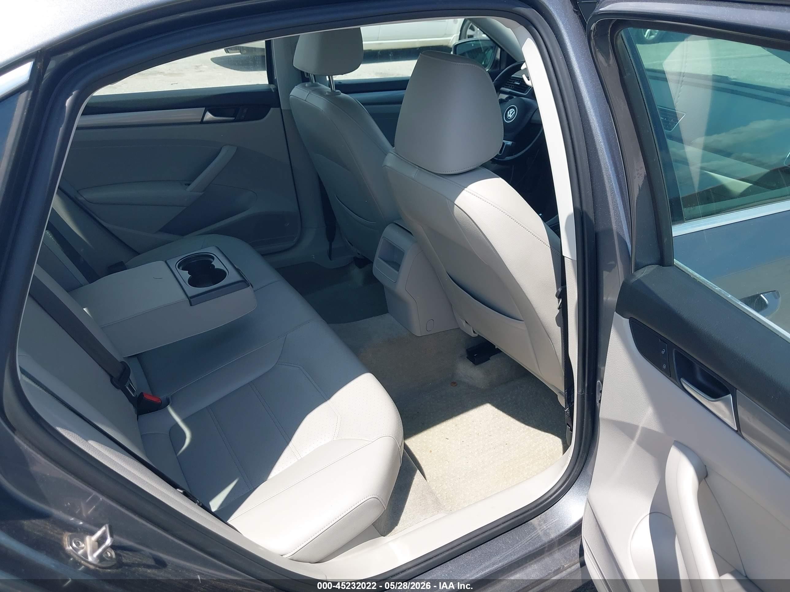 2015 Volkswagen Passat 1.8t Limited Edition Gray vin: 1VWAS7A32FC113145