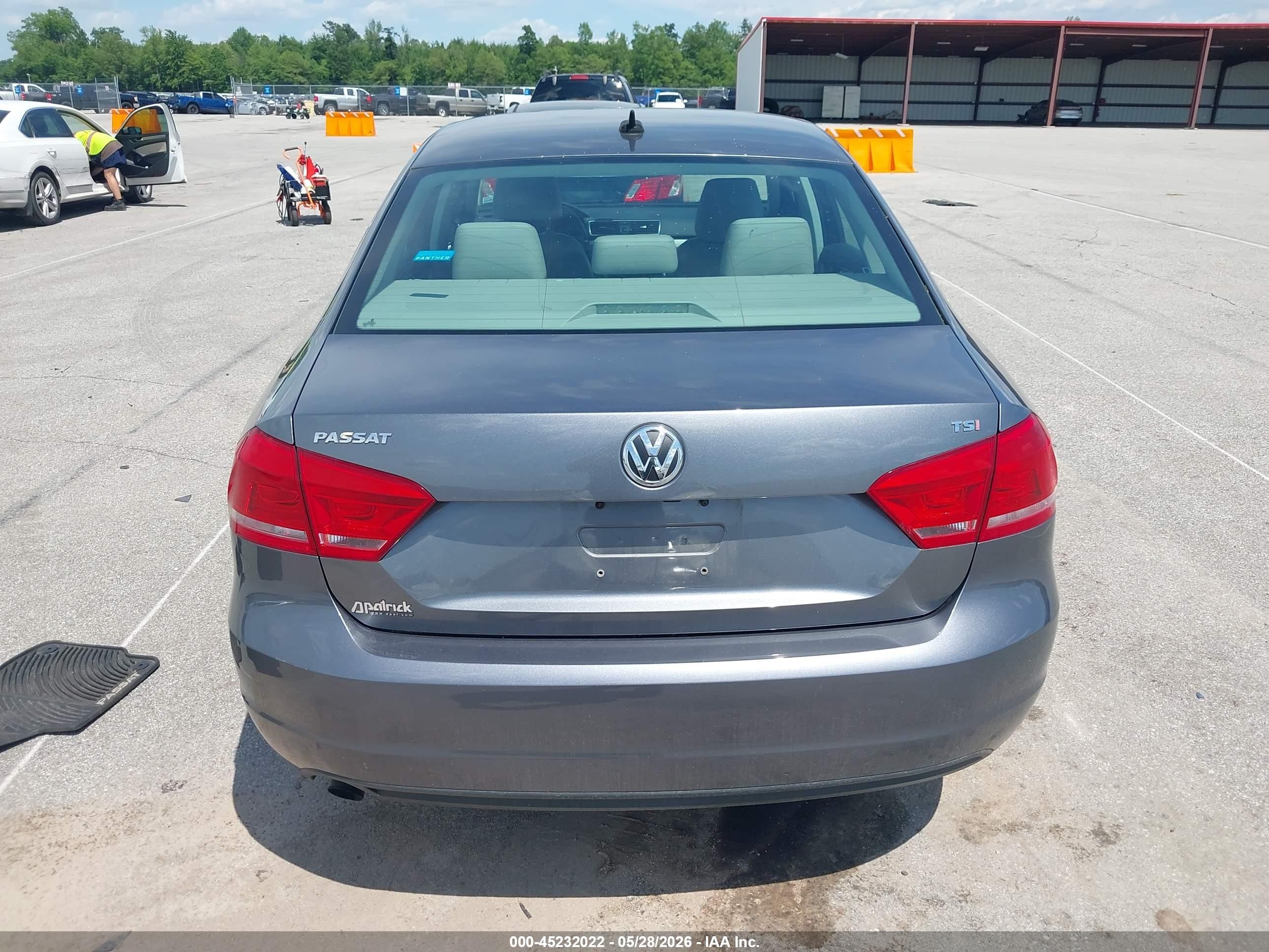 2015 Volkswagen Passat 1.8t Limited Edition Gray vin: 1VWAS7A32FC113145