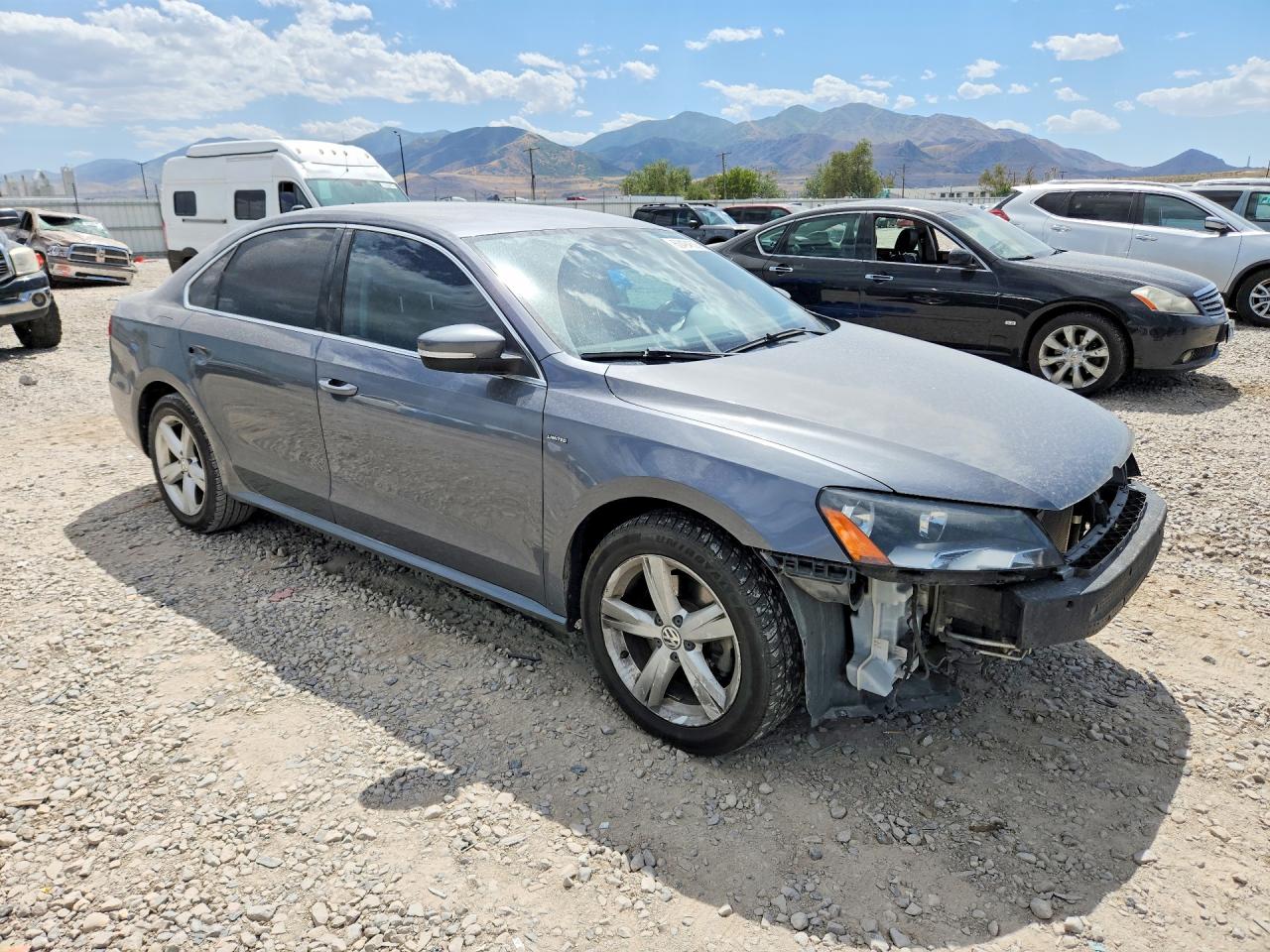 2015 Volkswagen Passat S Charcoal vin: 1VWAS7A32FC116434