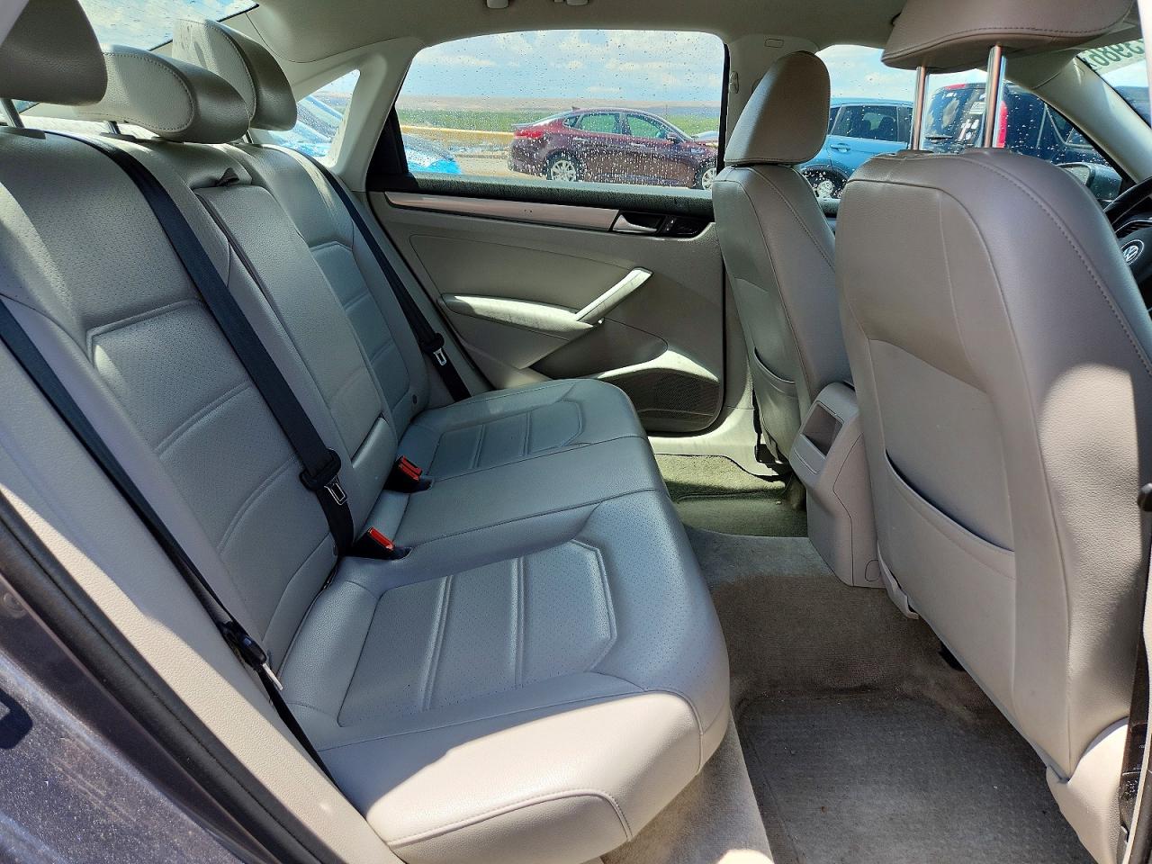2015 Volkswagen Passat S Gray vin: 1VWAS7A32FC121391