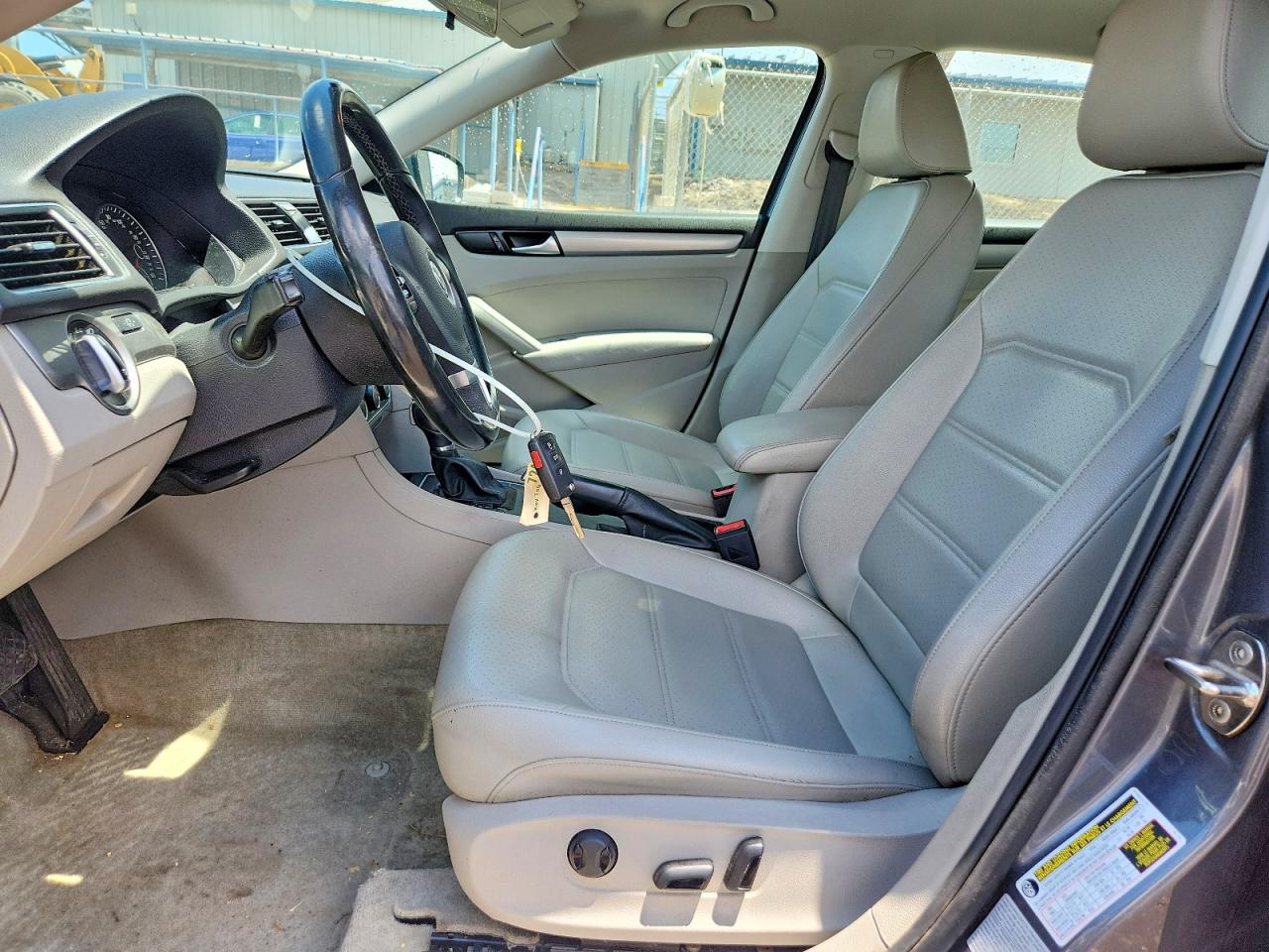 2015 Volkswagen Passat S Gray vin: 1VWAS7A32FC121391