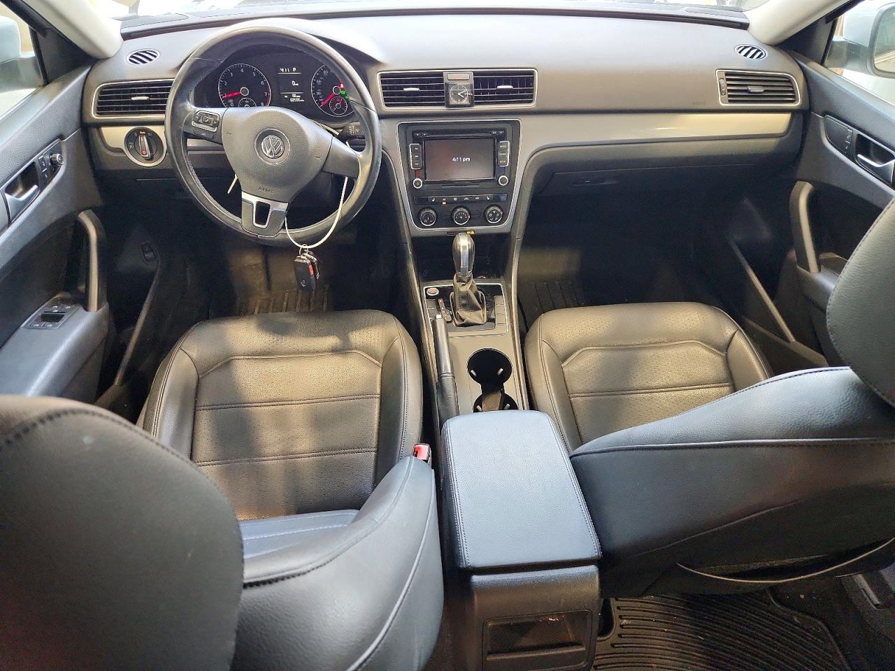 2015 Volkswagen Passat S Серебряный vin: 1VWAS7A32FC123030