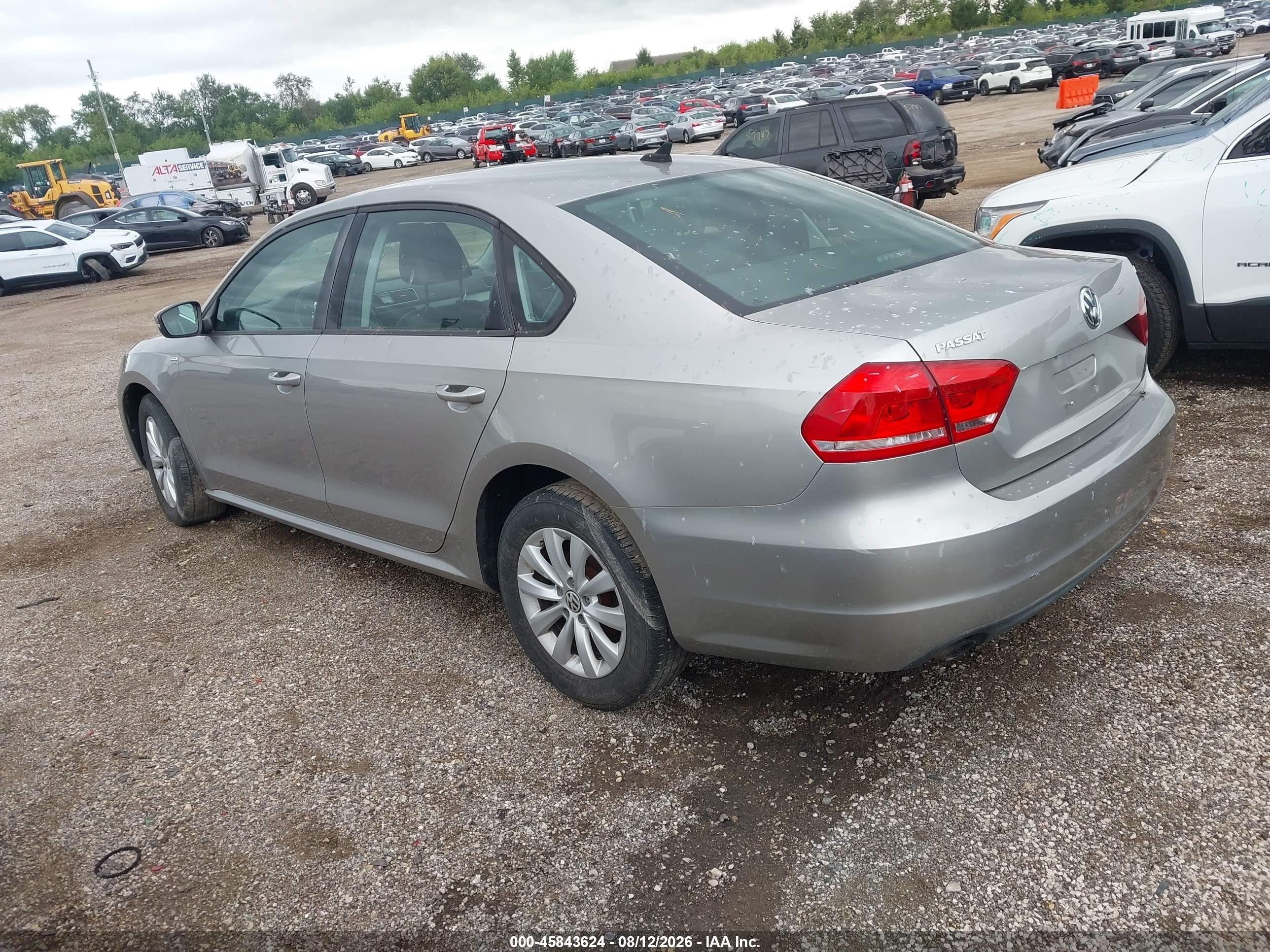 2014 Volkswagen Passat 1.8t Wolfsburg Edition Silver vin: 1VWAS7A33EC066870