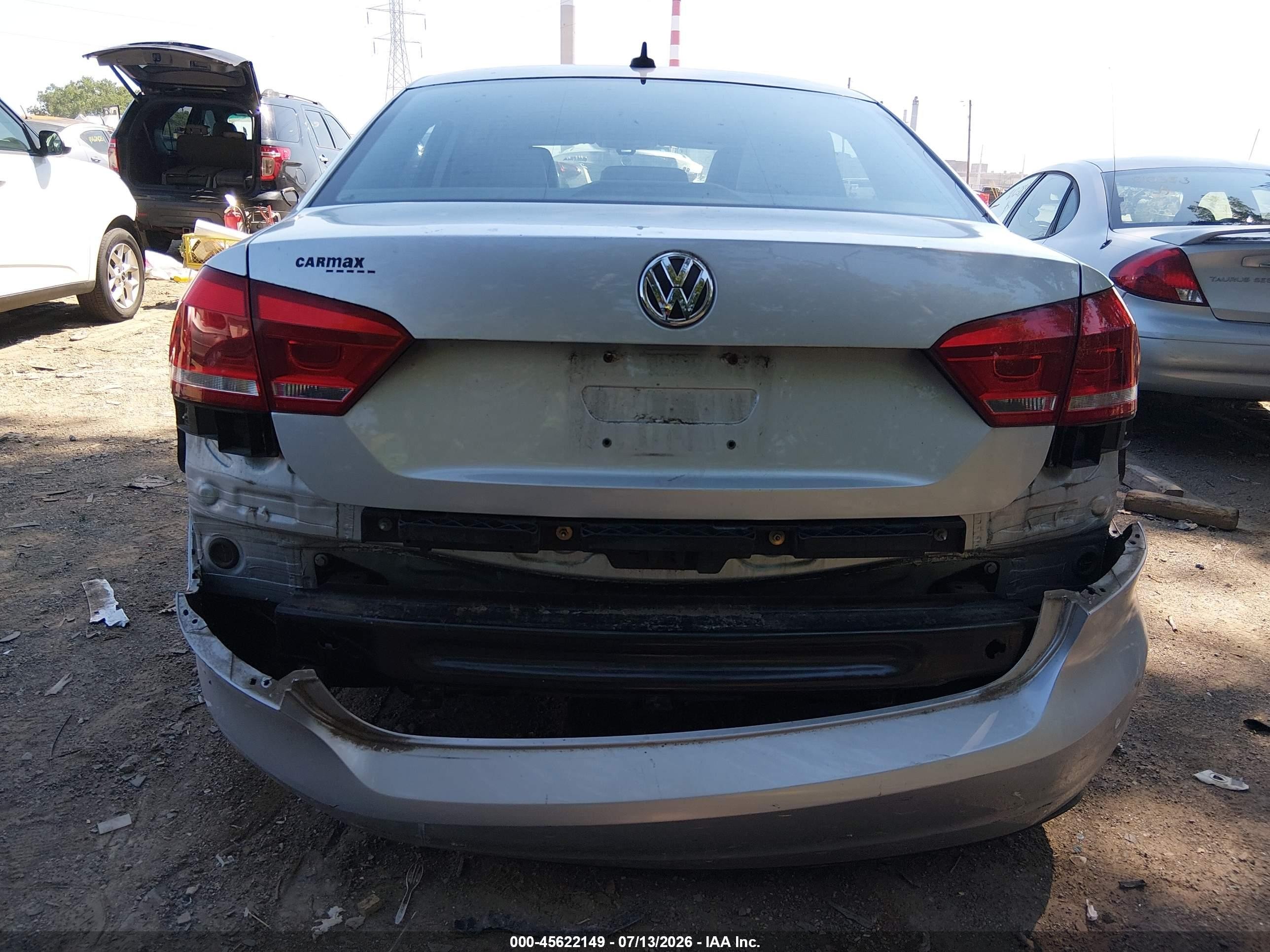 2015 Volkswagen Passat 1.8t Wolfsburg Edition Silver vin: 1VWAS7A33FC028458