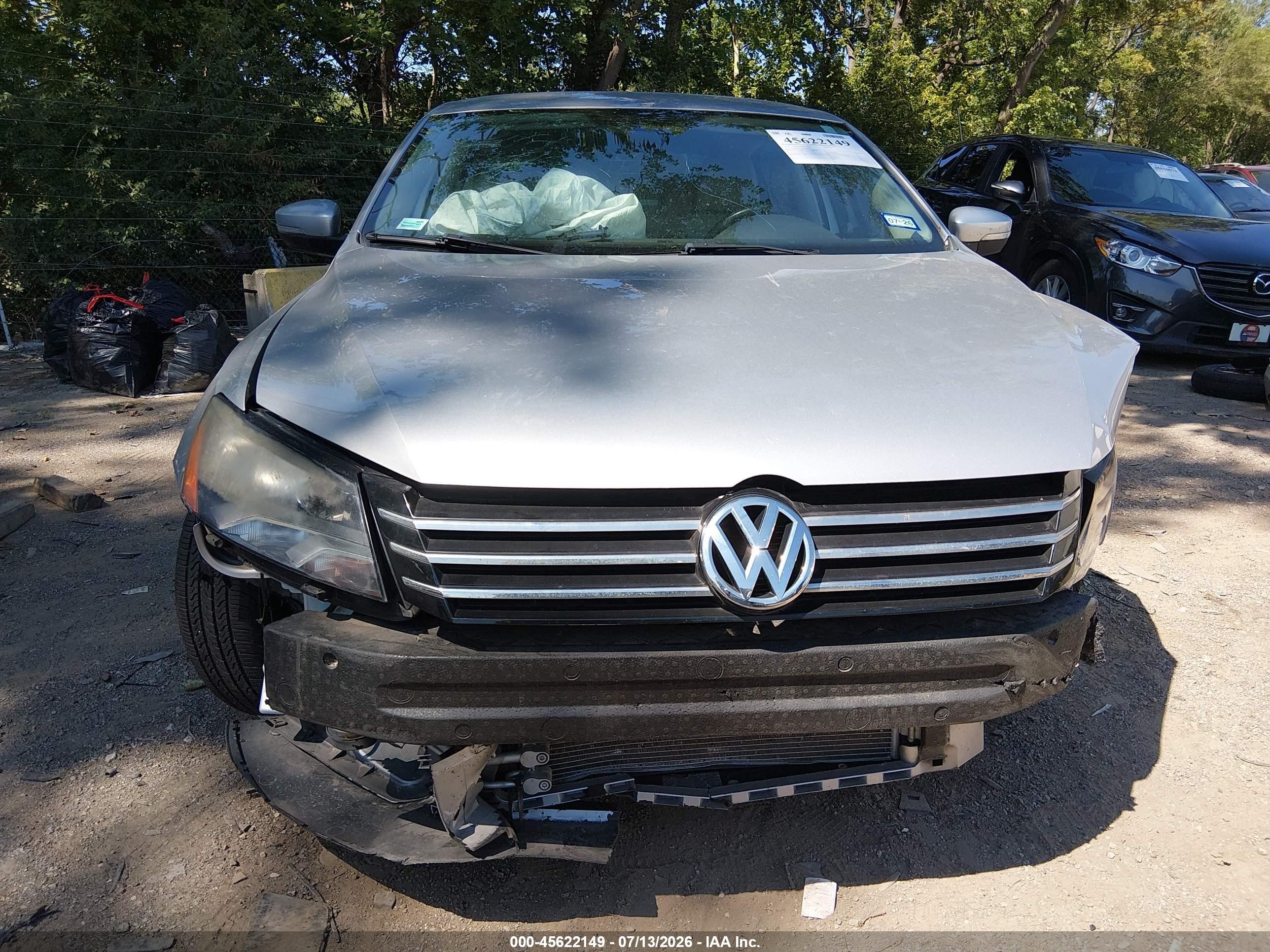2015 Volkswagen Passat 1.8t Wolfsburg Edition Silver vin: 1VWAS7A33FC028458