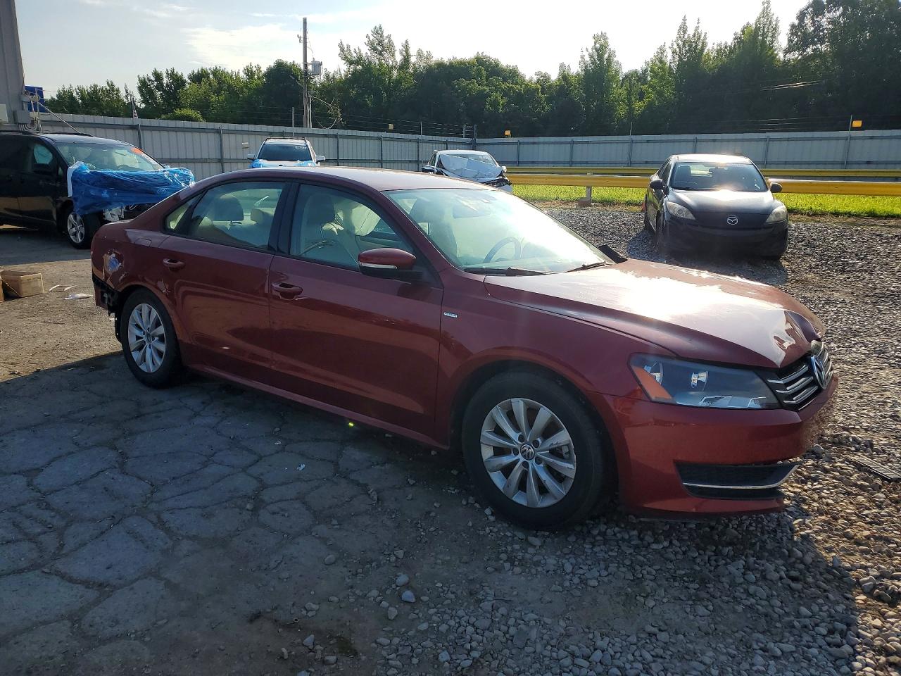 2015 Volkswagen Passat S Бордовый vin: 1VWAS7A33FC056020