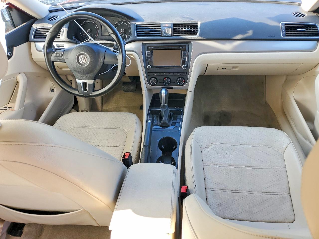 2015 Volkswagen Passat S Бордовый vin: 1VWAS7A33FC056020