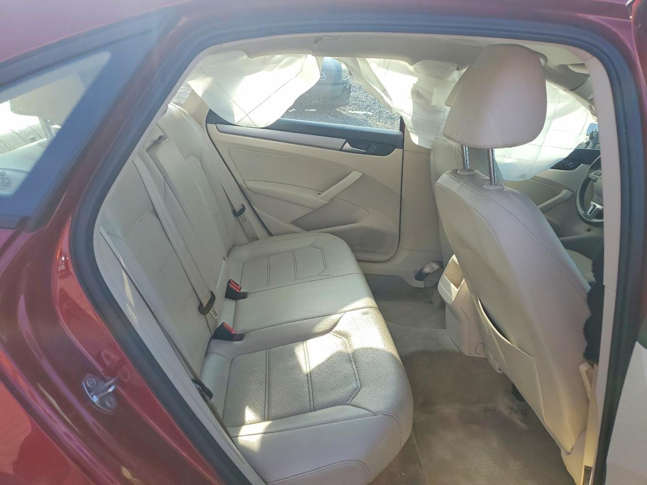 2015 Volkswagen Passat S Бордовый vin: 1VWAS7A33FC056020
