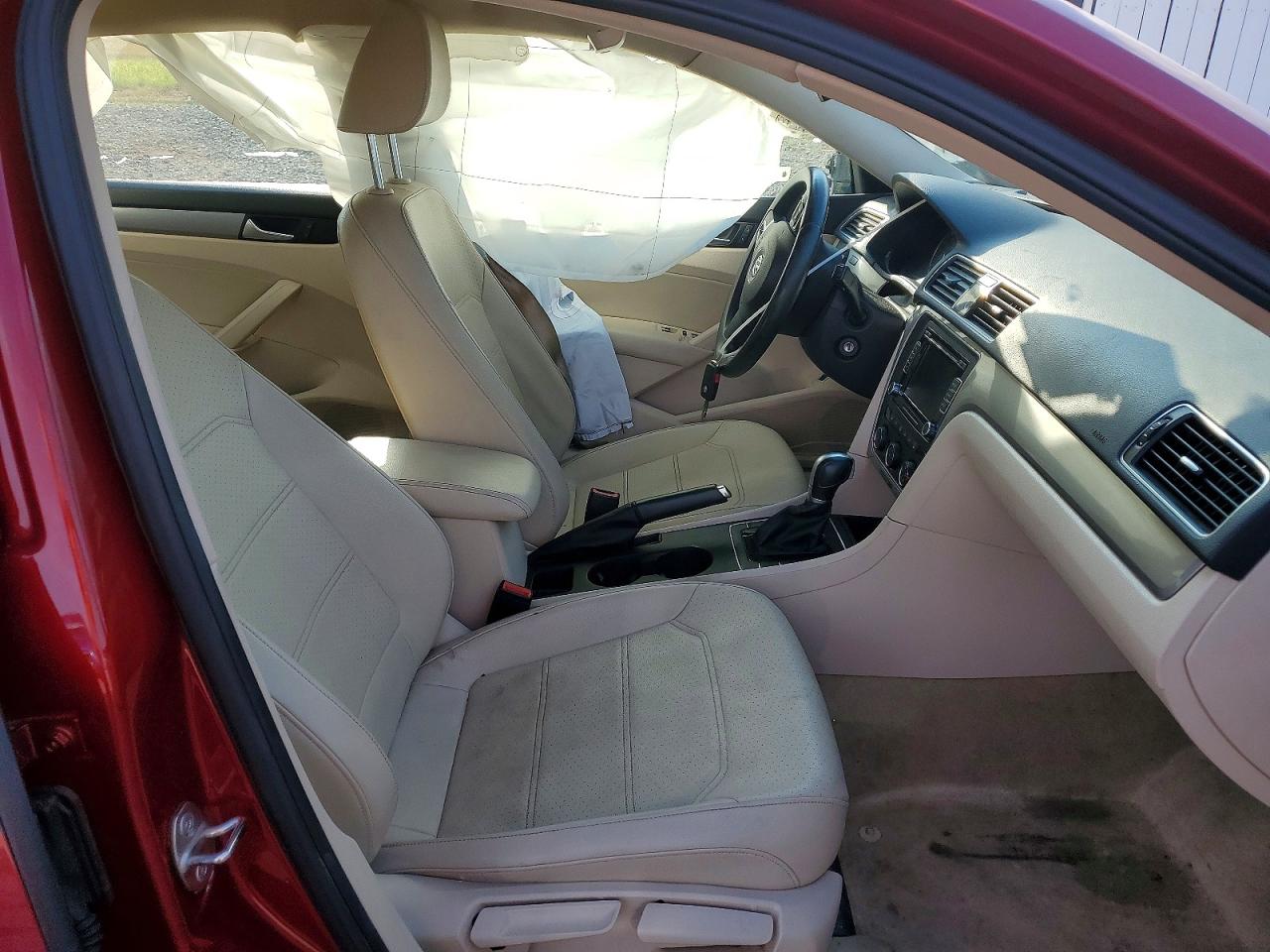 2015 Volkswagen Passat S Бордовый vin: 1VWAS7A33FC056020