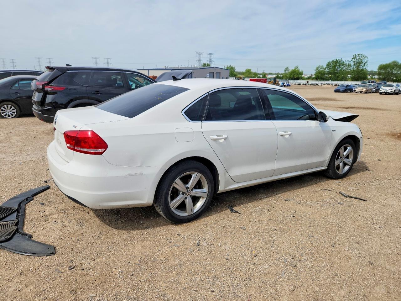 2015 Volkswagen Passat S Белый vin: 1VWAS7A33FC097375
