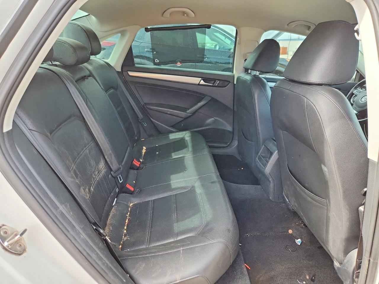 2015 Volkswagen Passat S Белый vin: 1VWAS7A33FC097375