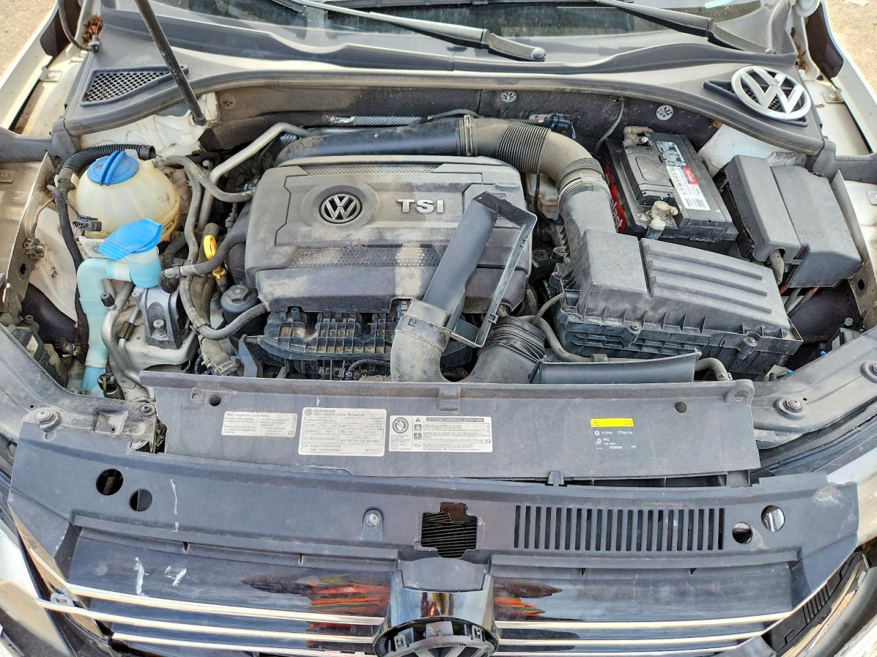 2015 Volkswagen Passat S Белый vin: 1VWAS7A33FC097375