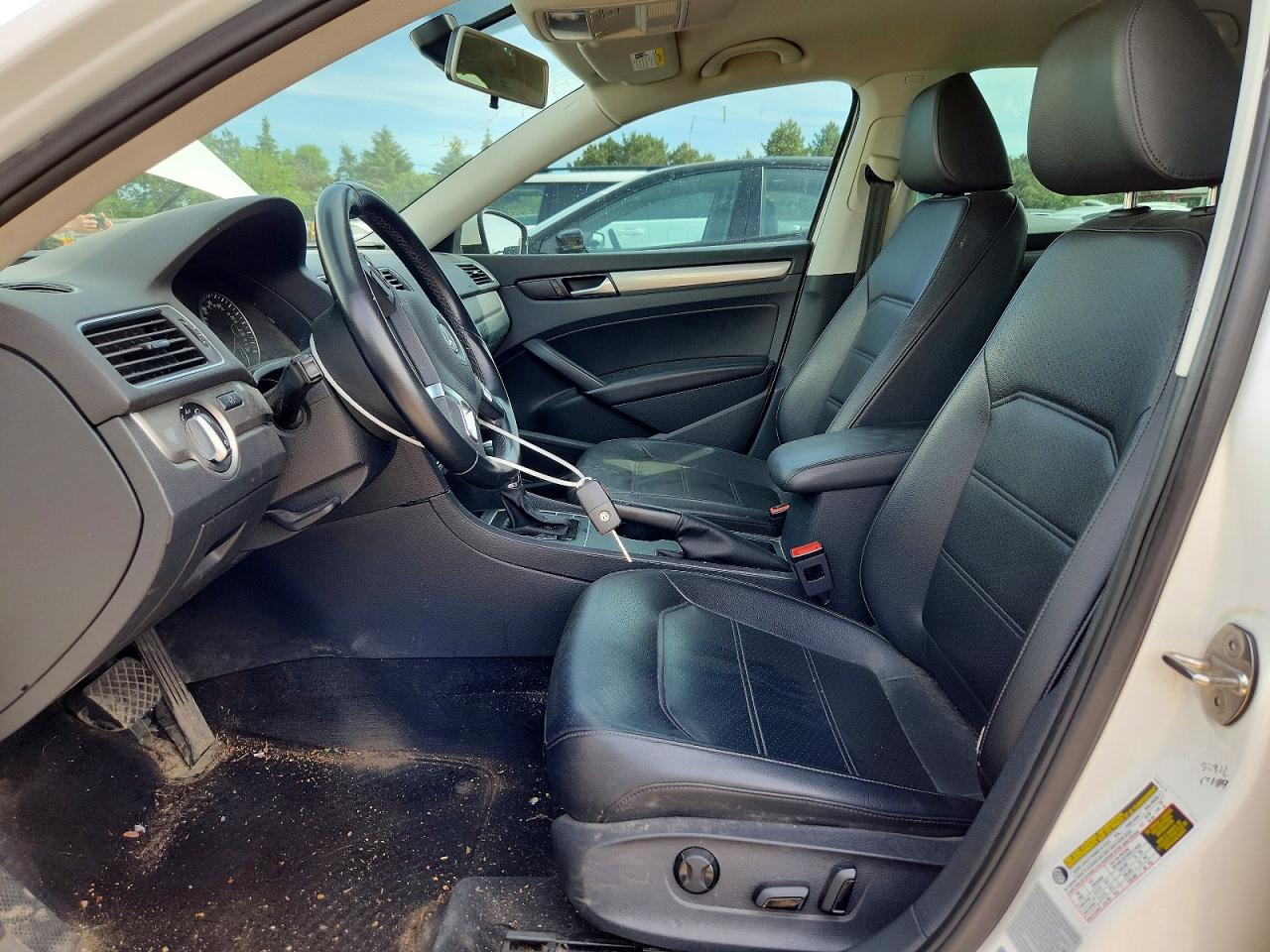 2015 Volkswagen Passat S Белый vin: 1VWAS7A33FC097375